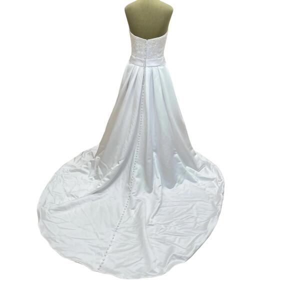 NEW MARY'S BRIDAL women's beaded strapless wedding gown with belt in white - Picture 2 of 3